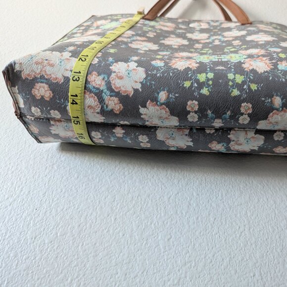 Under One Sky. Multi-color flower print. Soft material. - Picture 7 of 9